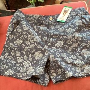 Size XL  stretch chino shorts with elasticated waistband in the back